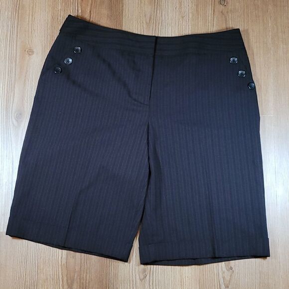 🔹️Apt 9 Black Pinstripe Ava Black Tie Cuffed Dressy Shorts Size 14 - Picture 1 of 12